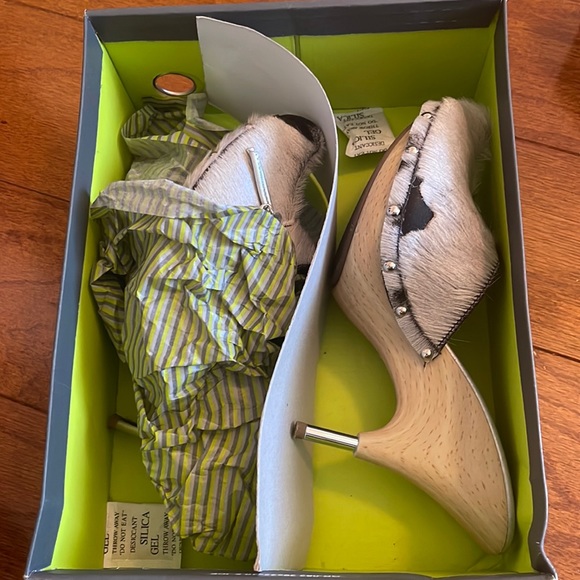 Italian sandals wood heels pomps 6 Cindy Says goat hair, unique decoration metal - Picture 12 of 12